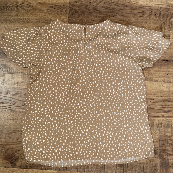 Pleione Tan and White Puff Sleeve Blouse - Picture 4 of 4